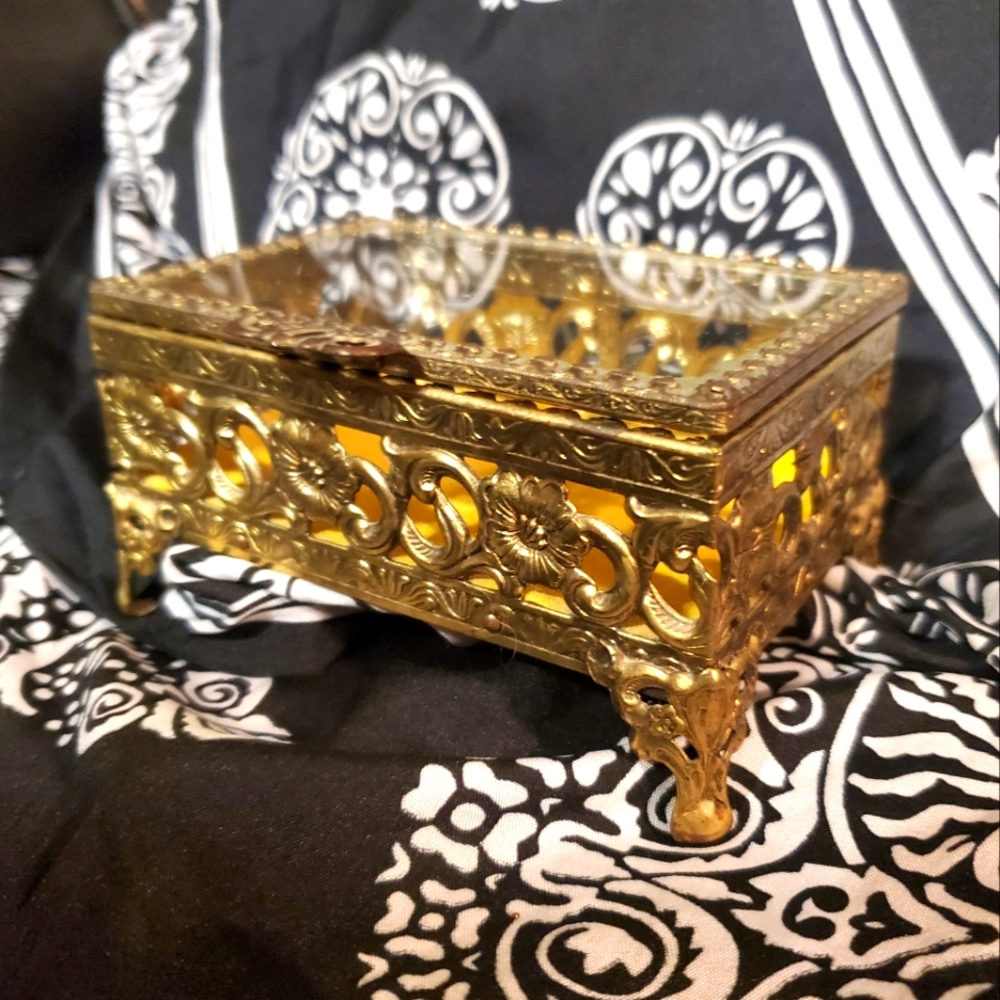 Vintage ART NUEVO /Hollywood recency gold brass ornate box